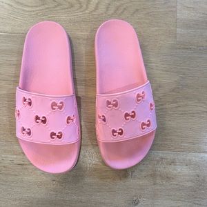 GUCCI | SLIDES 39